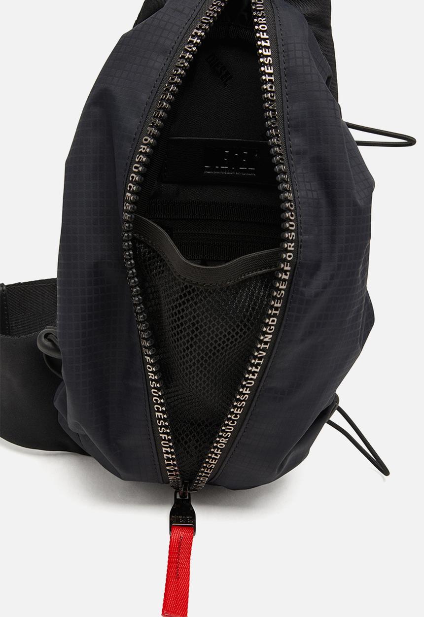 ディーゼル　ボディバッグ　Zip-D Sling Bag X ZIP-D CROSSBODY X Zip-D-Sling bag in check-jacquard shell