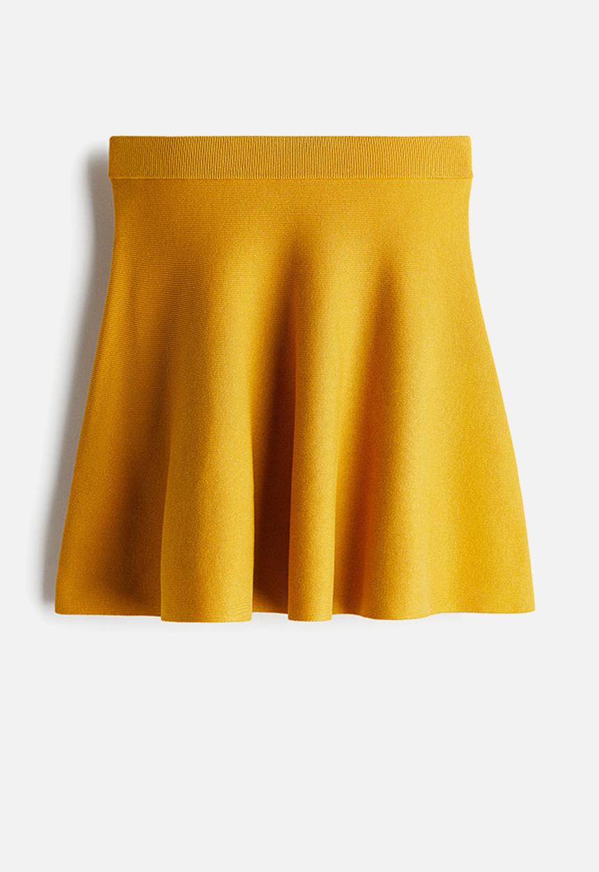 H&M - Knitted skater skirt - yellow