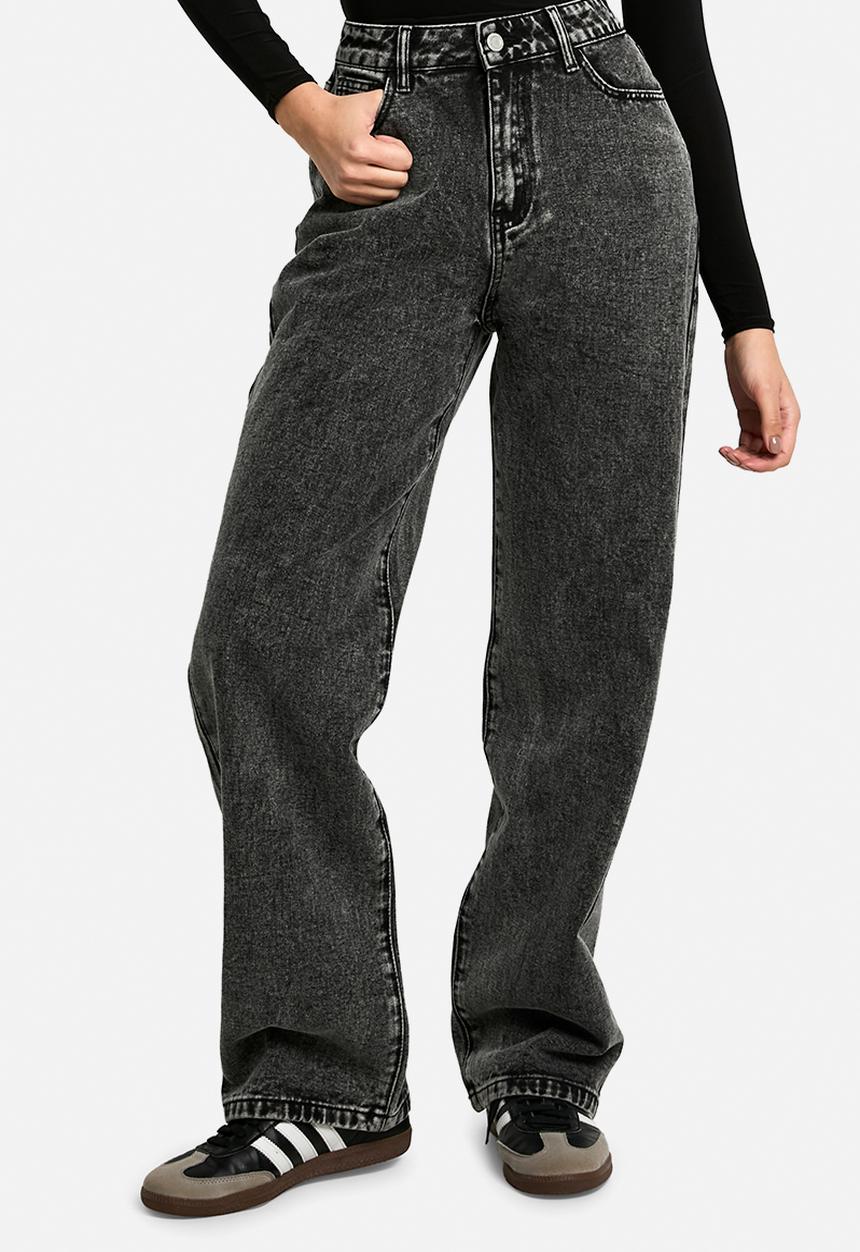 boohoo - Basics High Waisted Boyfriend Jeans - Washed Black