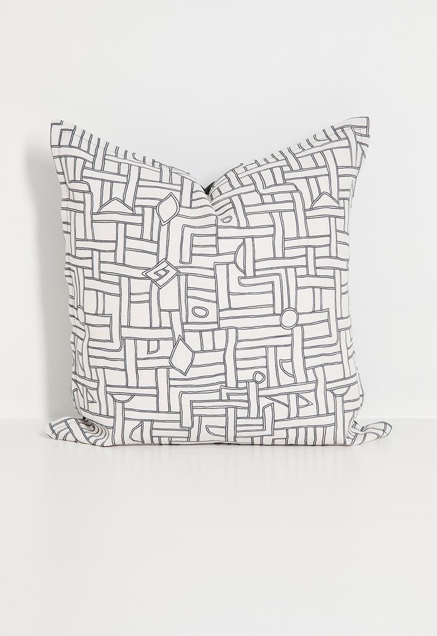 Grey Gardens - Ways cushion cover - White