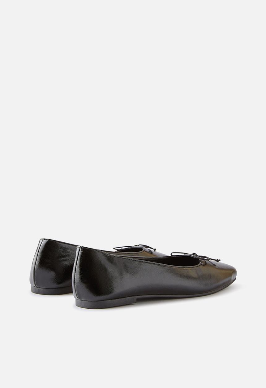 Cotton On - Miley ballet - black glossy