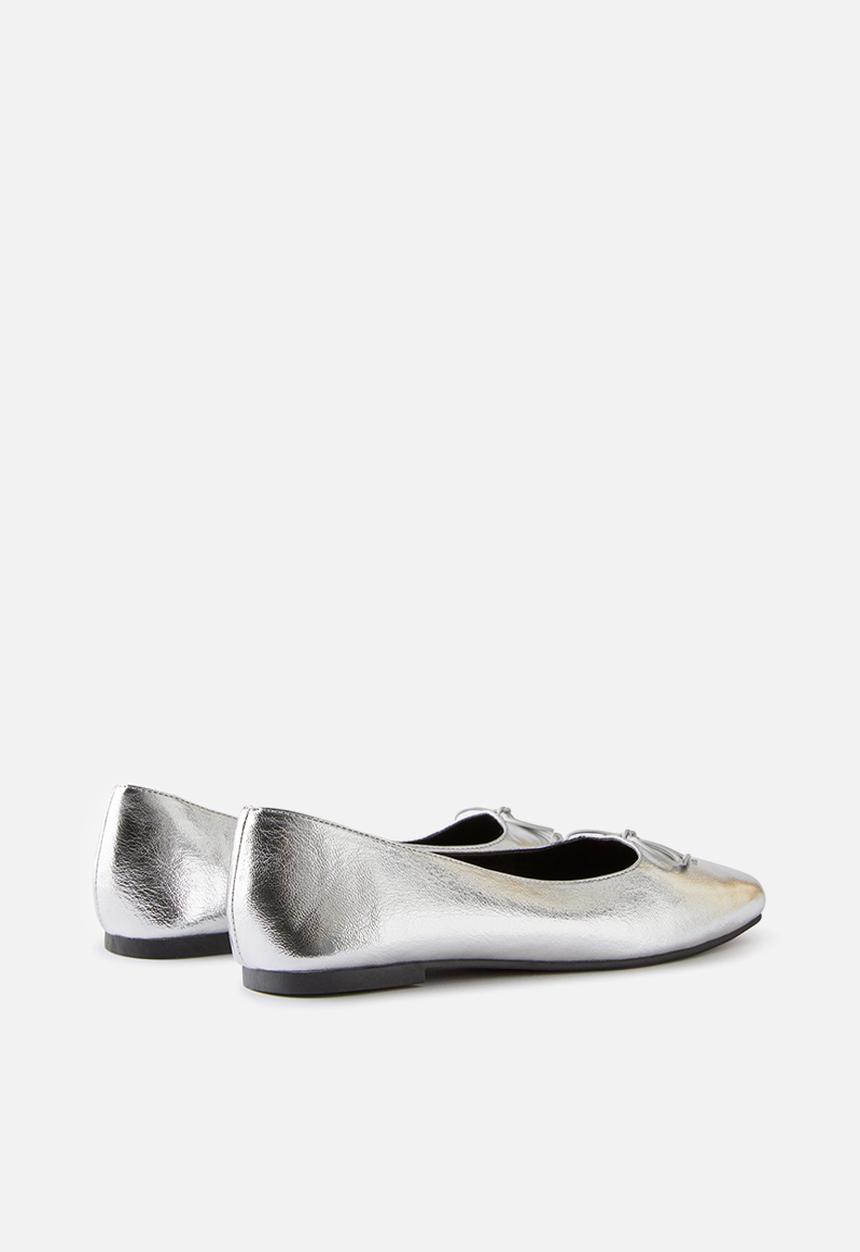 Cotton On - Miley ballet - silver textured