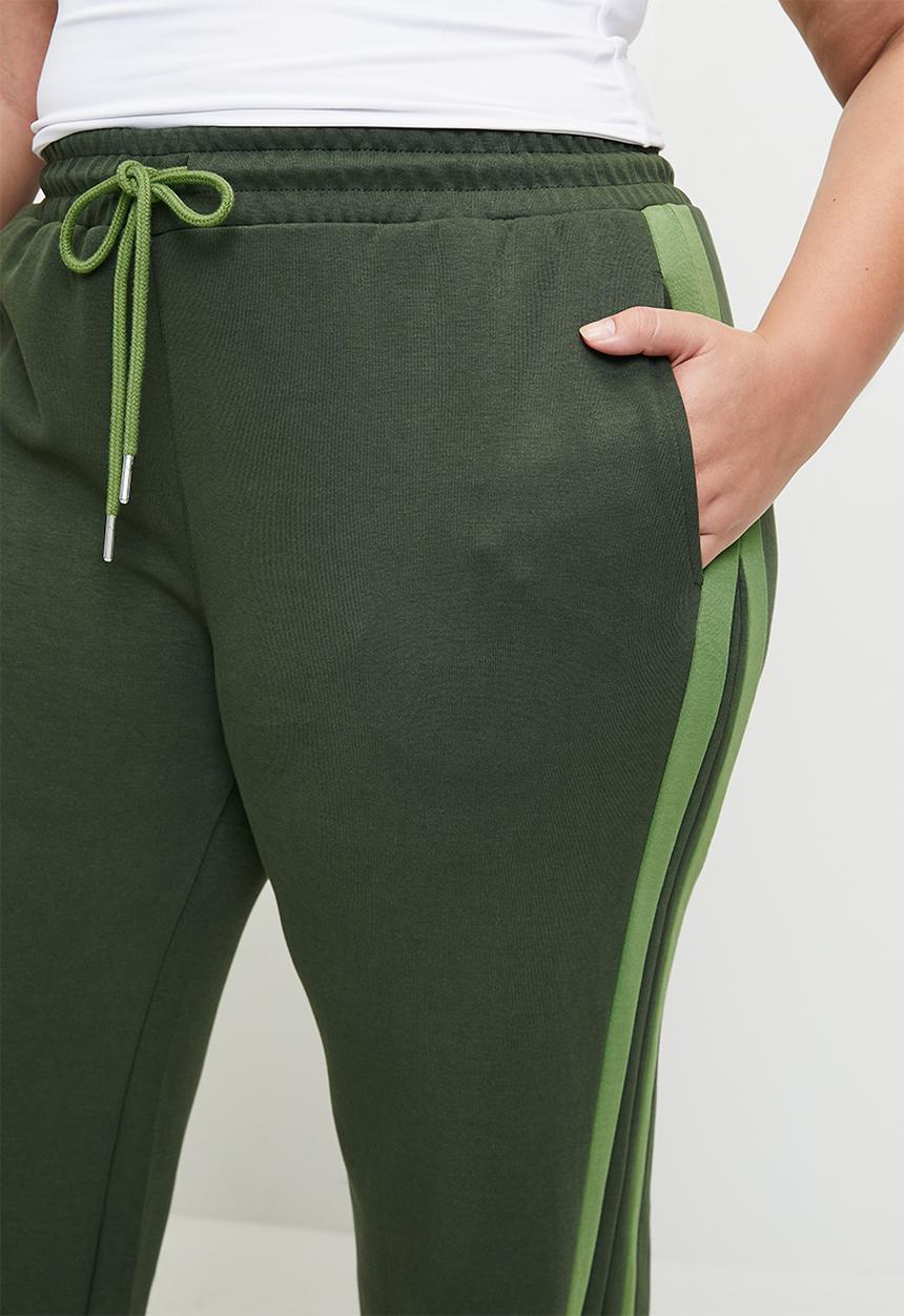 Cotton On - Plus Outdoorsy Move Pant - Forest Green/Flourite Green