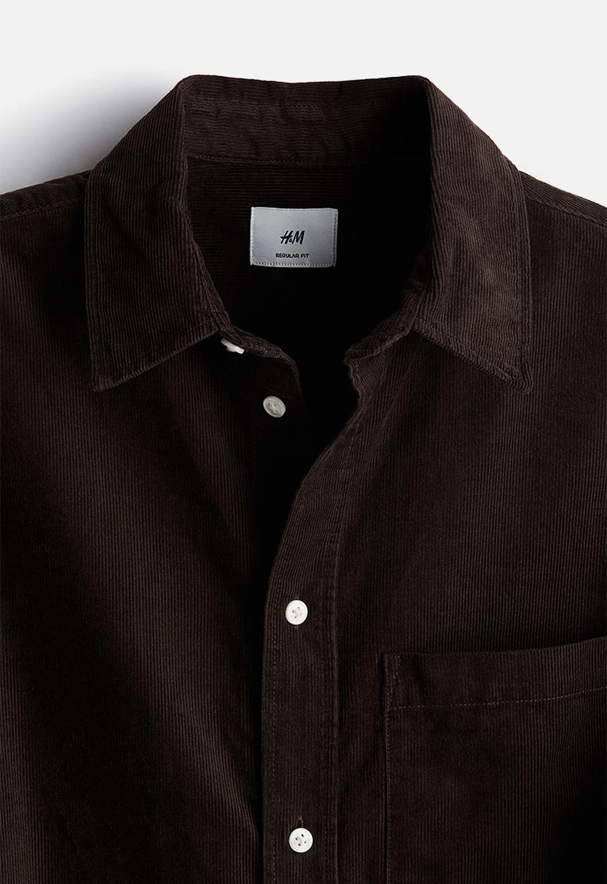 H&M - Regular fit corduroy shirt - dark brown 