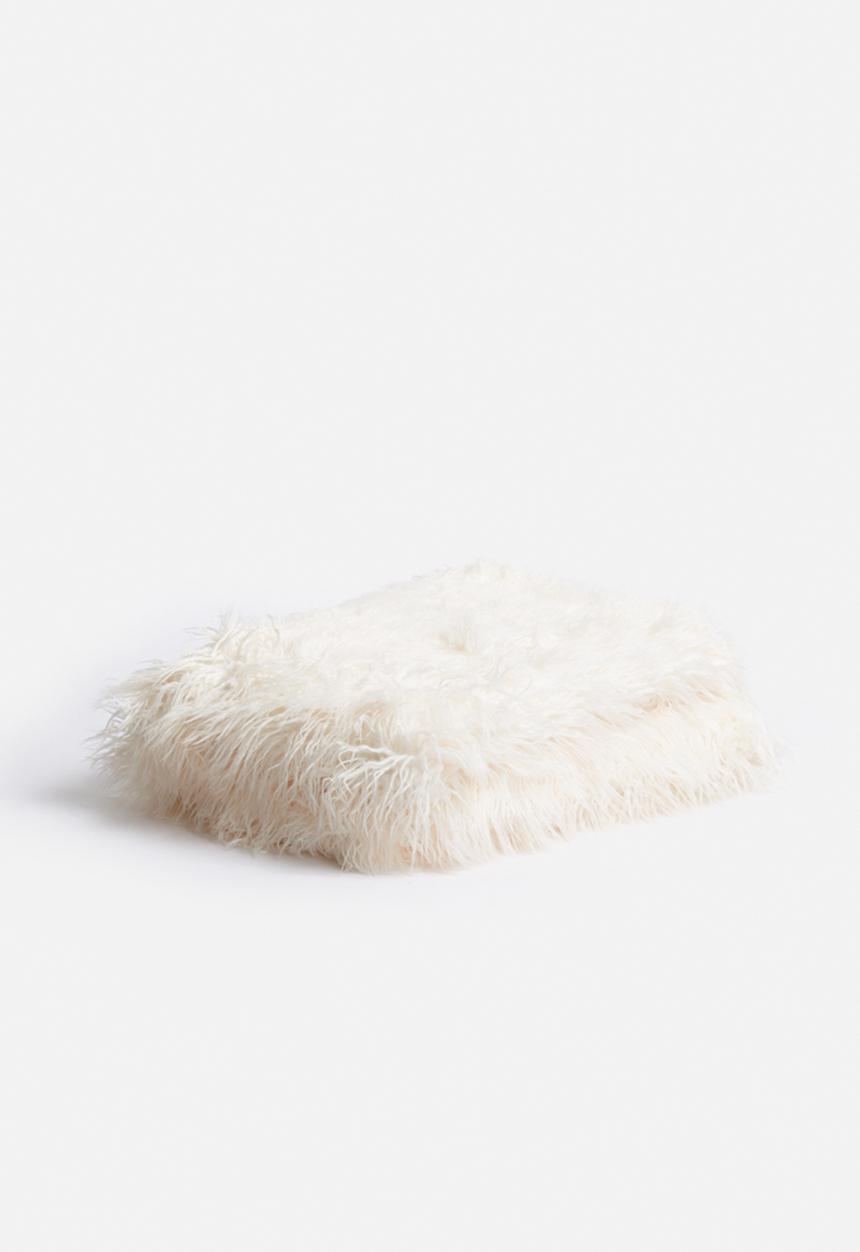 Sixth Floor - Quiney throw