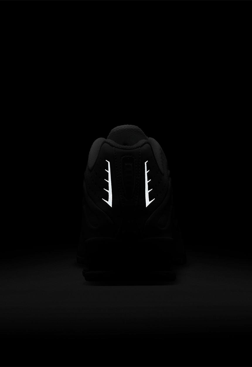 Nike - Nike Shox R4