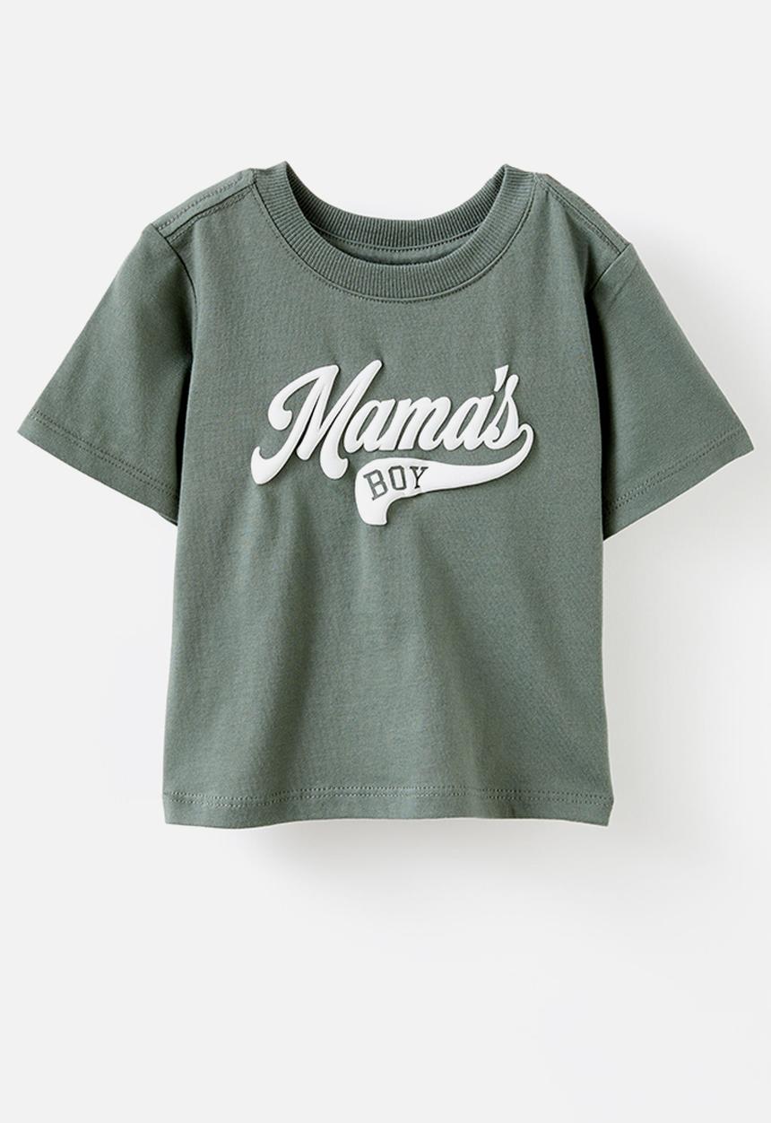 Cotton On - Jamie short sleeve graphic print tee - swag green/mamas boy