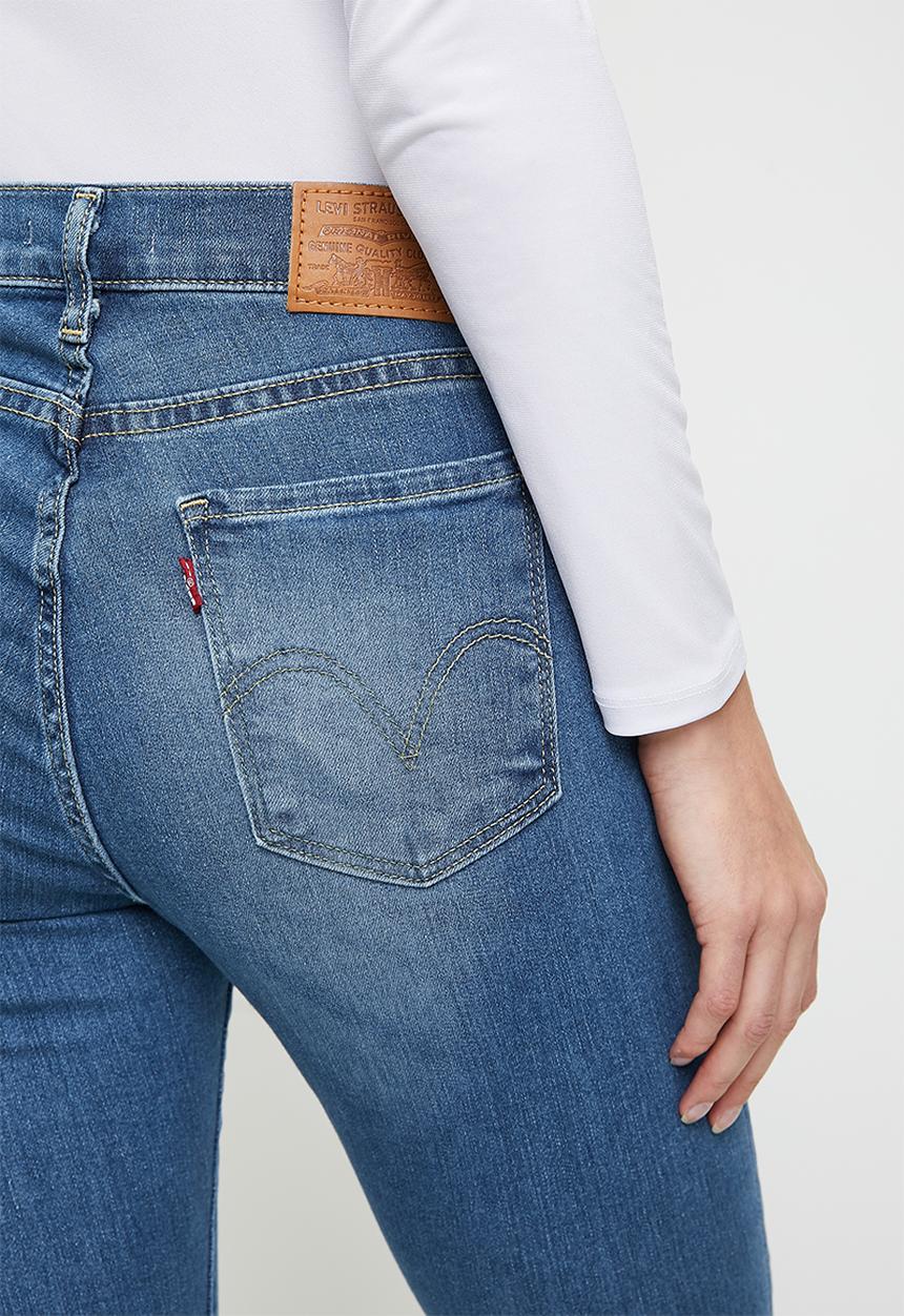 Levi’s® - Curvy Hirise Superskinny Run The World
