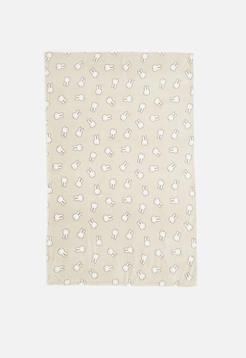 H&M - Patterned fleece blanket - light beige miffy
