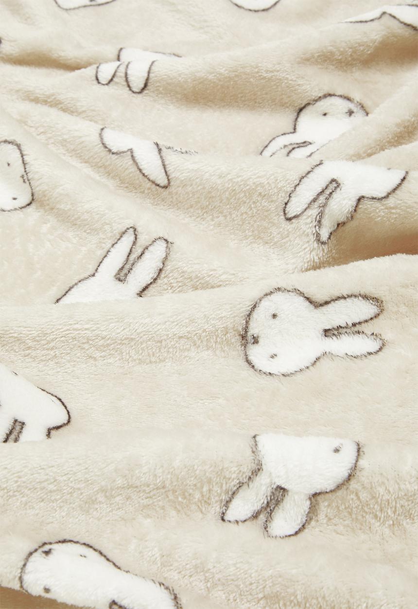 H&M - Patterned fleece blanket - light beige miffy
