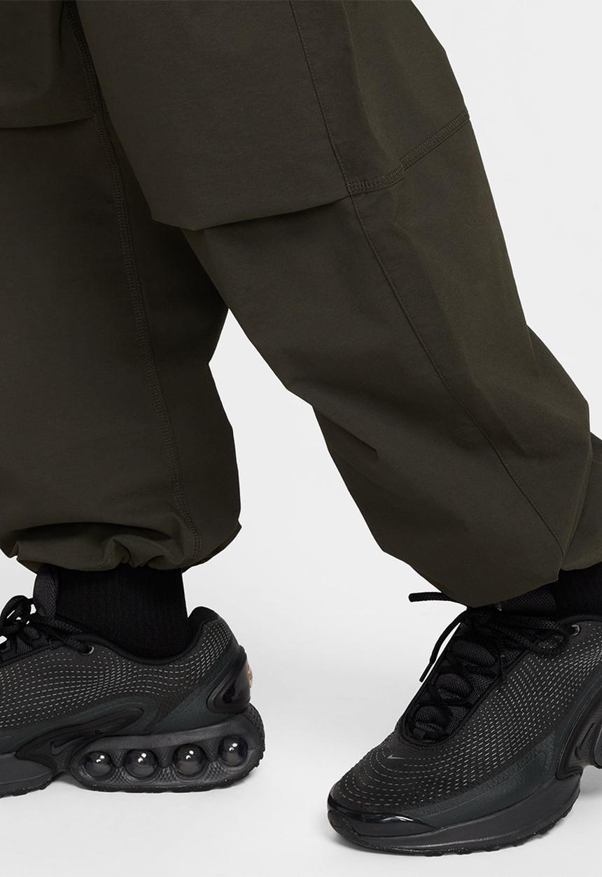 Tech Woven PANT OS - SEQUOIA/SEQUOIA/BLACK