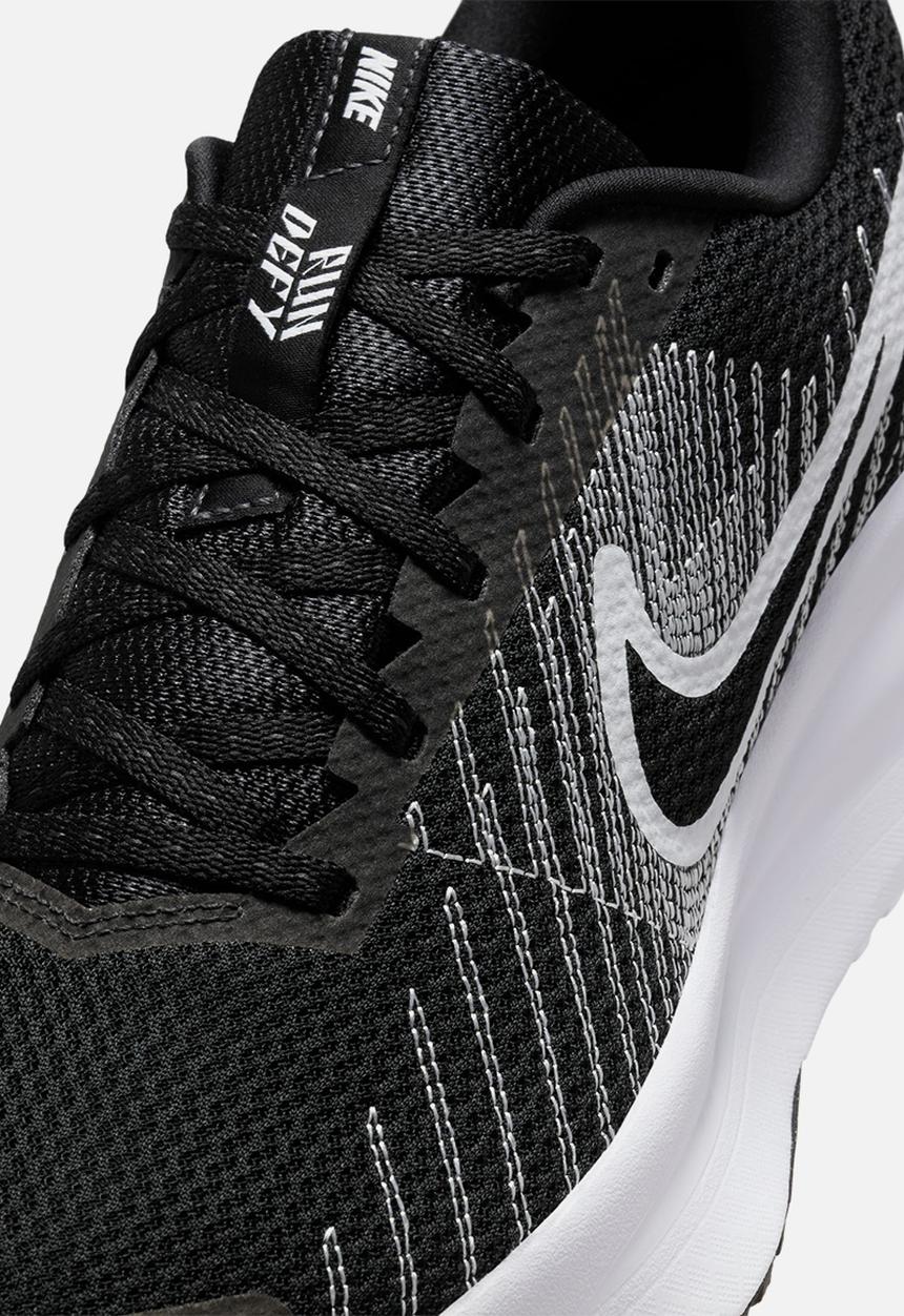 Nike - Nike Run Defy