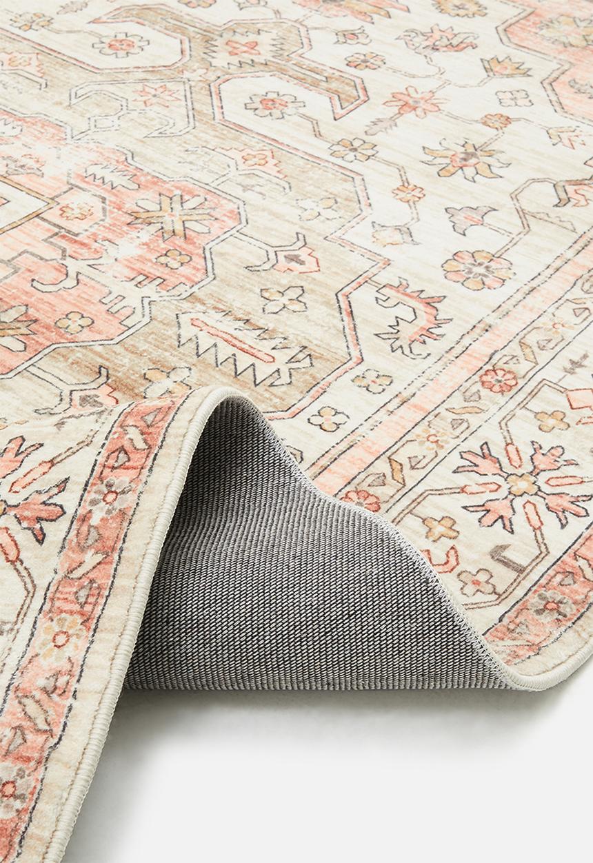 Sixth Floor - Luno plush antique rug - Pink