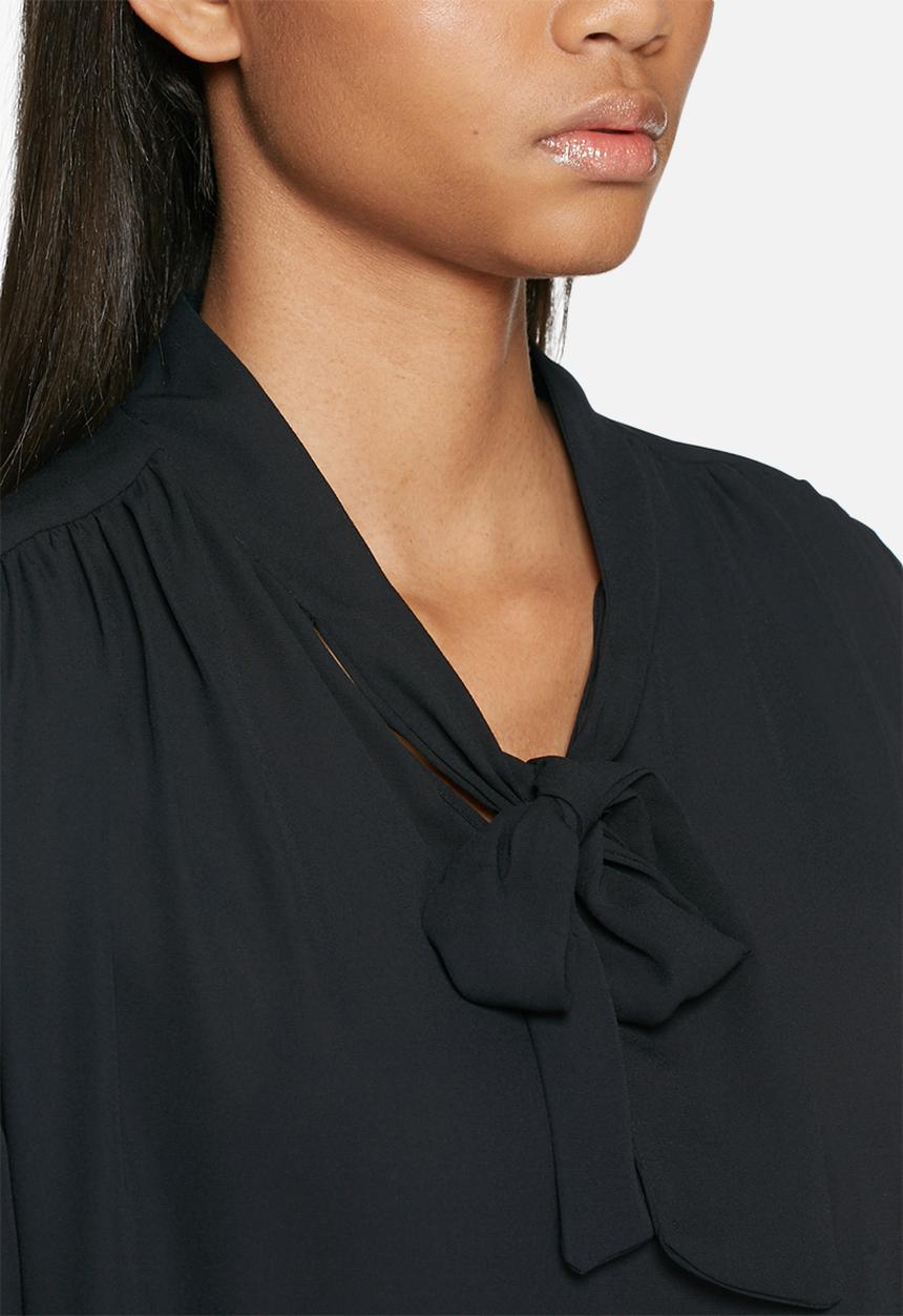 dailyfriday - Anna pussy bow blouse