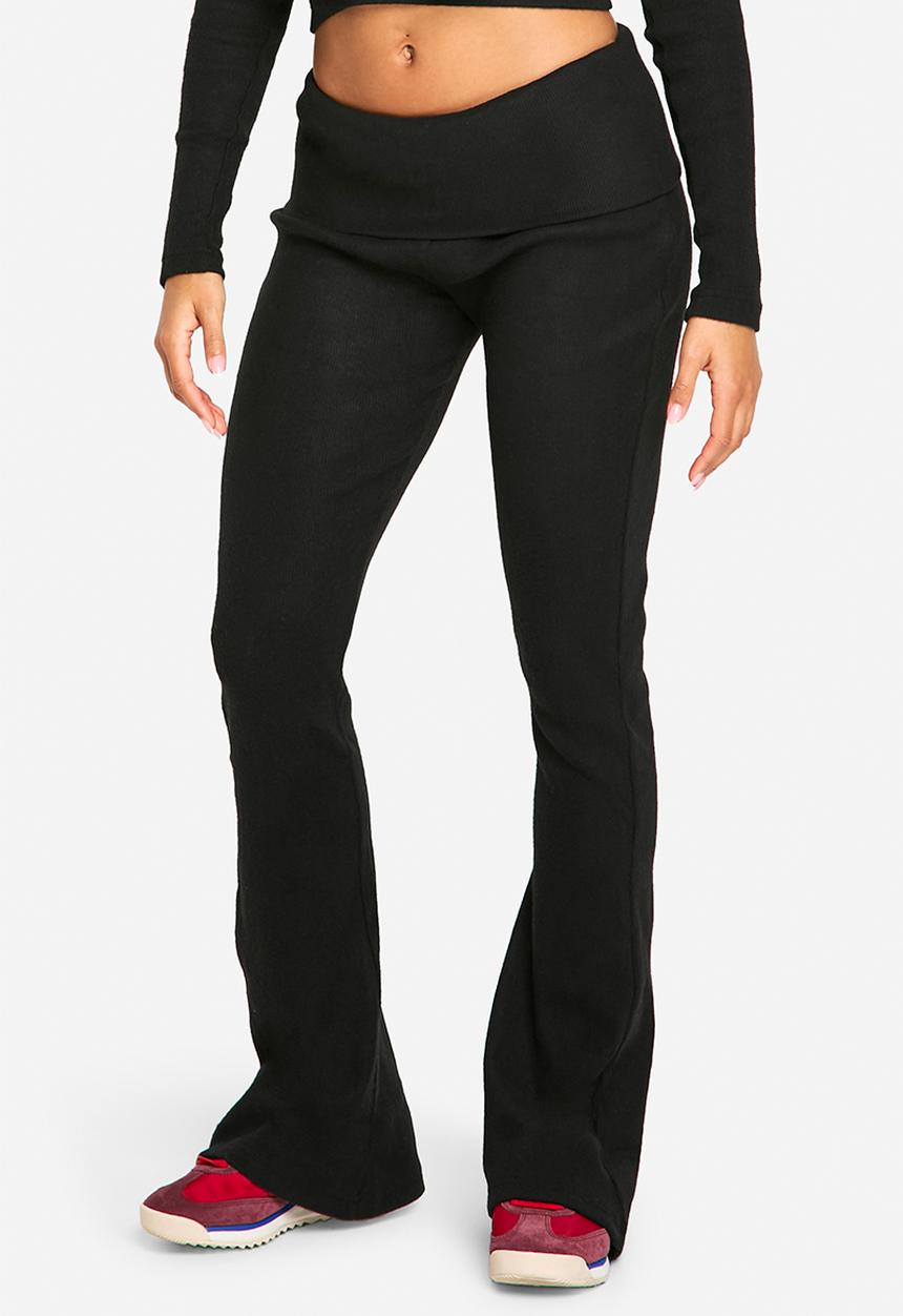 boohoo - Brushed Rib Foldover Waistband Flare Trousers - Black