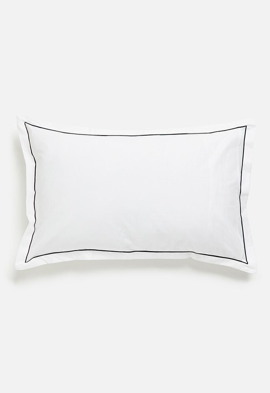 Sixth Floor - Oxford Satin Stitch std 2pk p/case - white