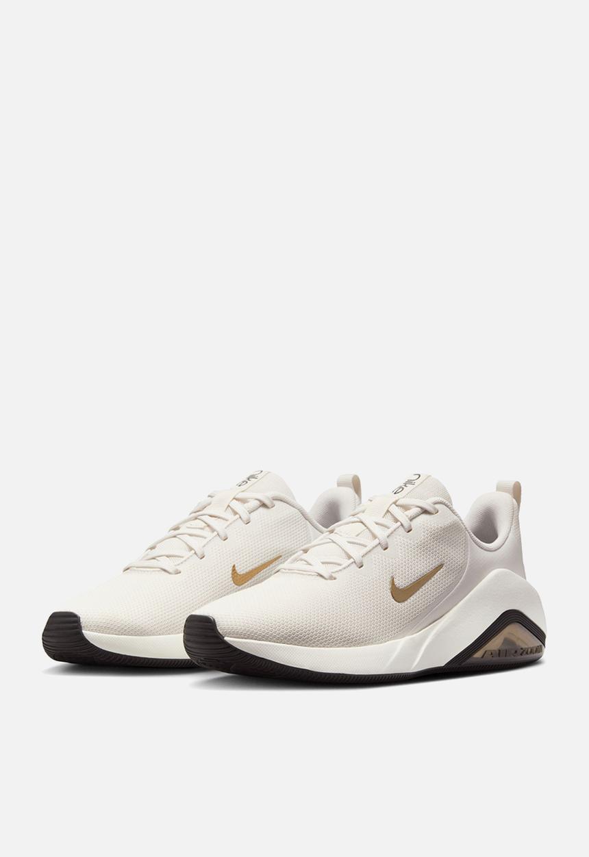 Nike - Nike Bella 7