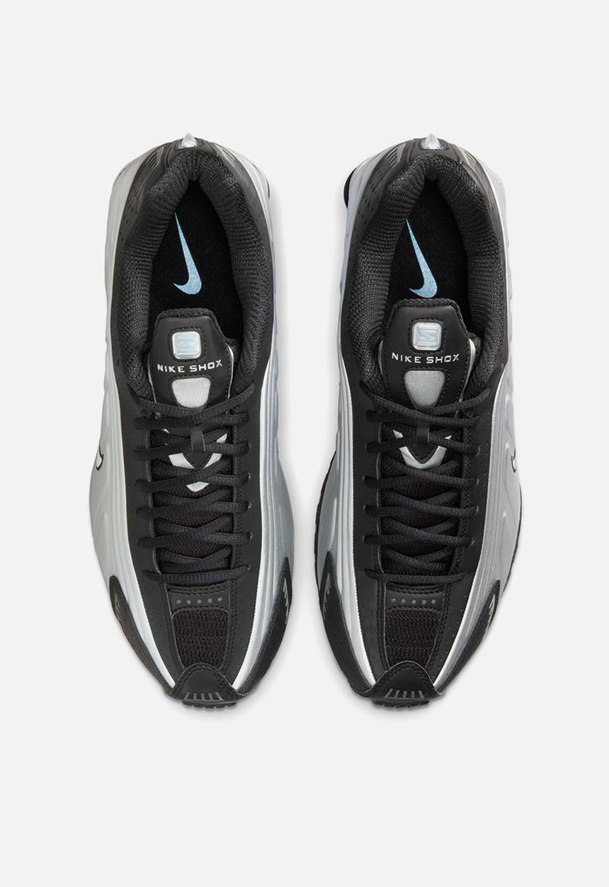 NIKE SHOX R4 - METALLIC SILVER/METALLIC SILVER-BLACK