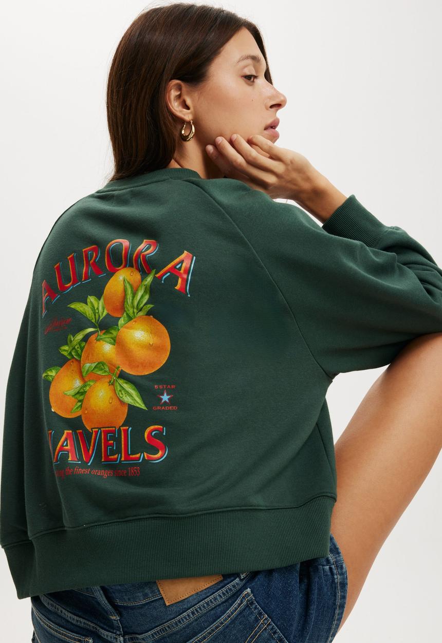 Cotton On - Classic fleece graphic raglan crew sweatshirt - aorora navels/pine forest green