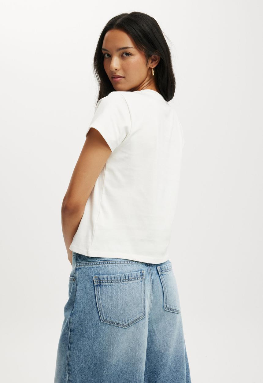 Cotton On - Baby graphic tee - backstage passes/ vintage white