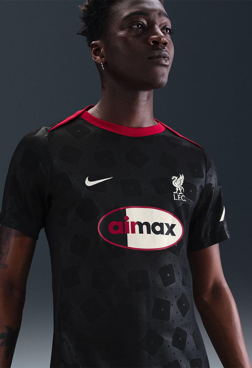 Nike - Liverpool FC Academy Pro Special Edition Dri-FIT  S/S Top - Black/Milk
