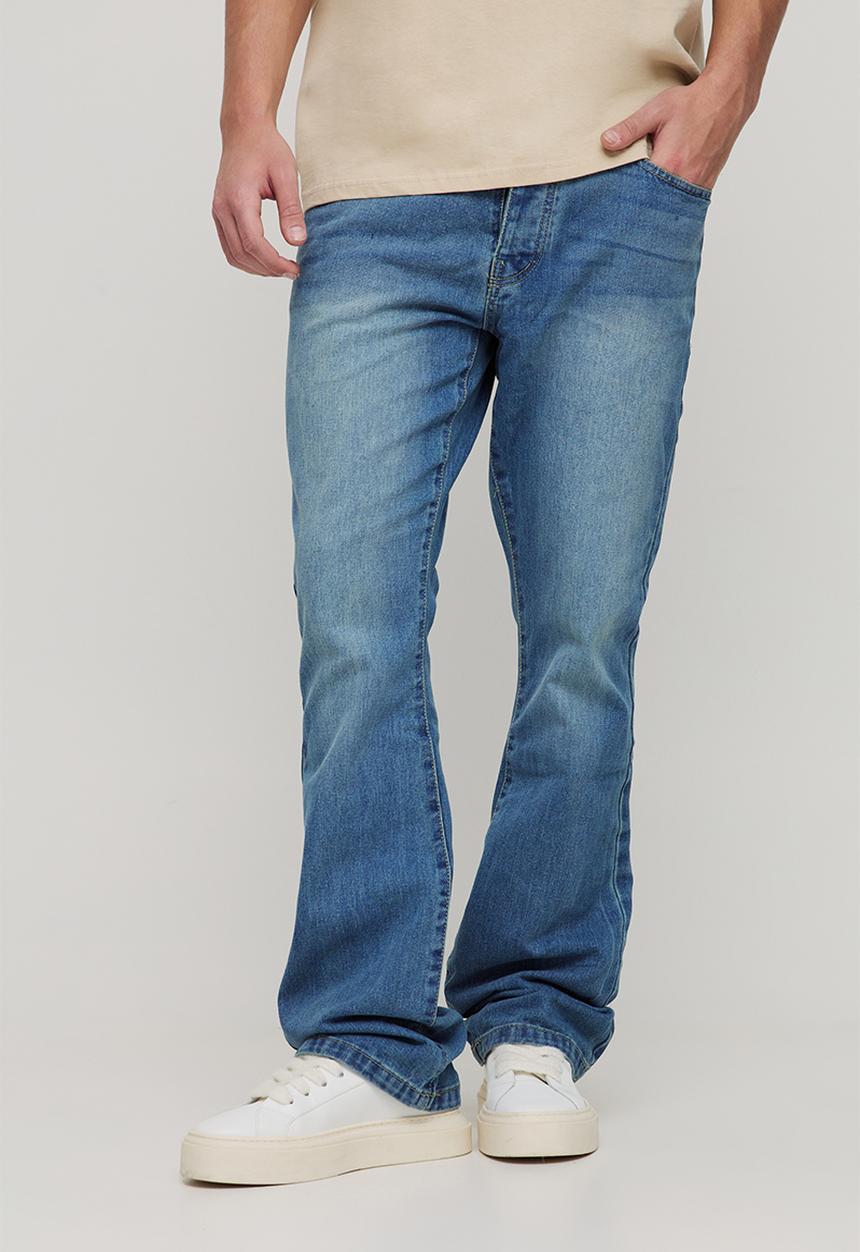 boohooMAN - Slim Rigid Flare Jean - Mid Blue