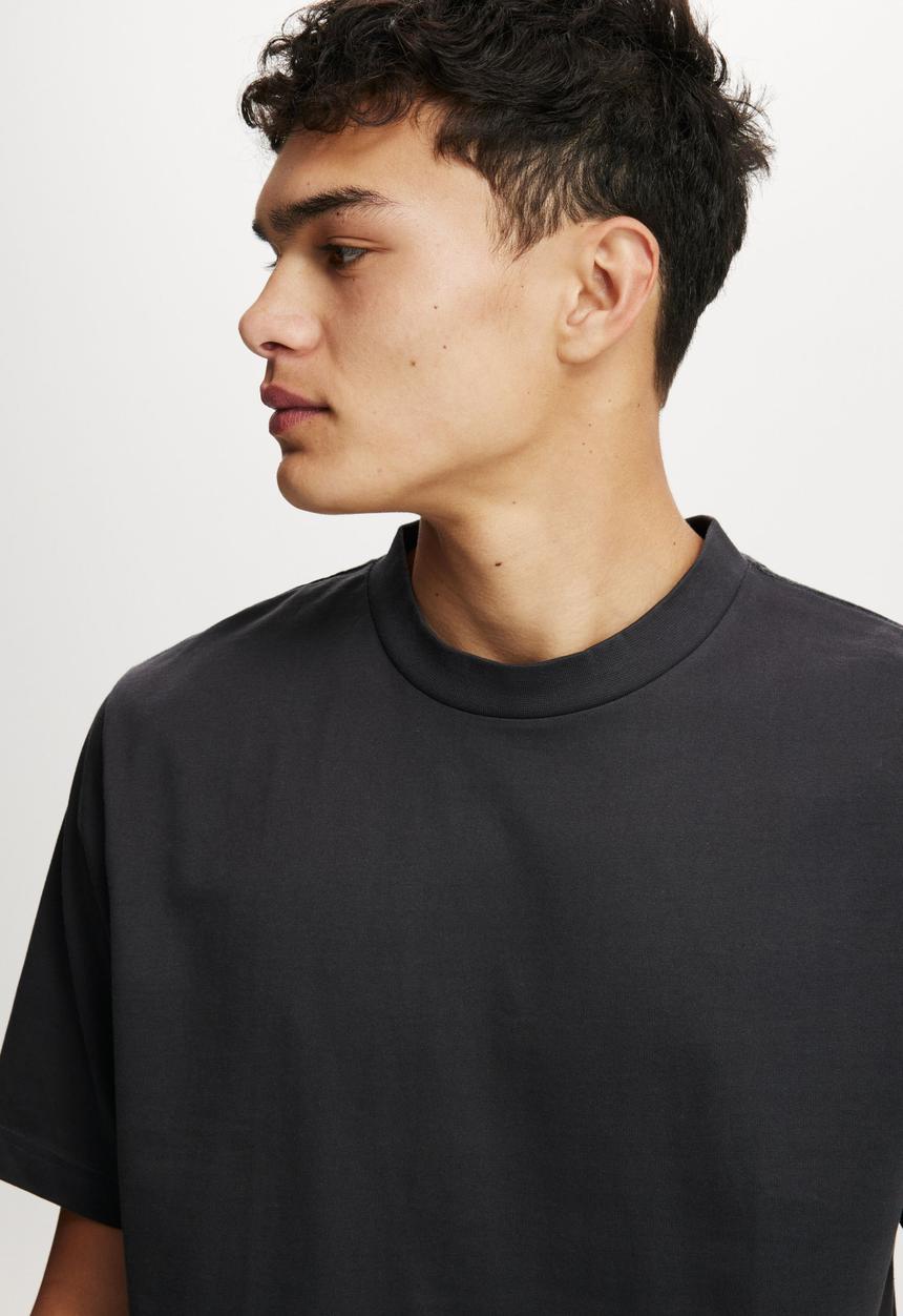 Cotton On - Cropped Fit T-Shirt - Washed Black