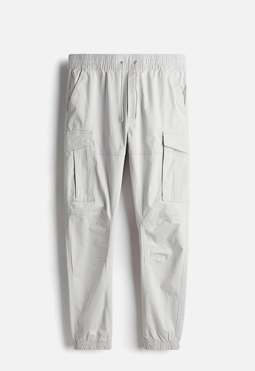 H&M - Slim fit cargo joggers - light grey