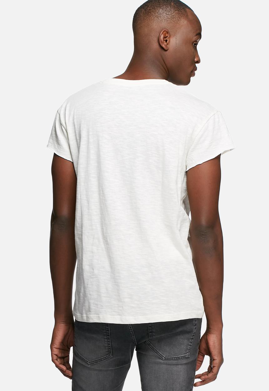 ADPT. - Hall tee