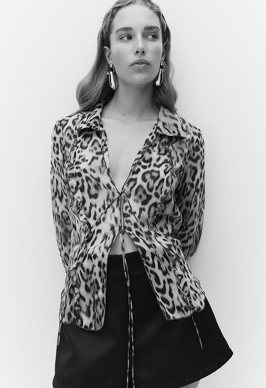 H&M - Tie-detail chiffon blouse - light beige/leopard print