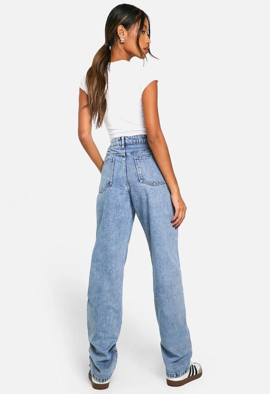 boohoo - Basics Straight Leg Jeans in Light Blue - Light Blue