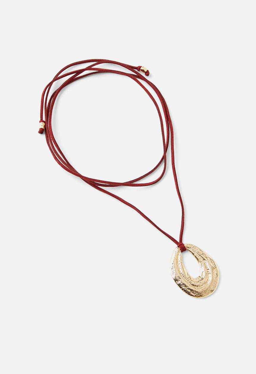 Rubi - Cord pendant necklace- up burgundy hammered disc