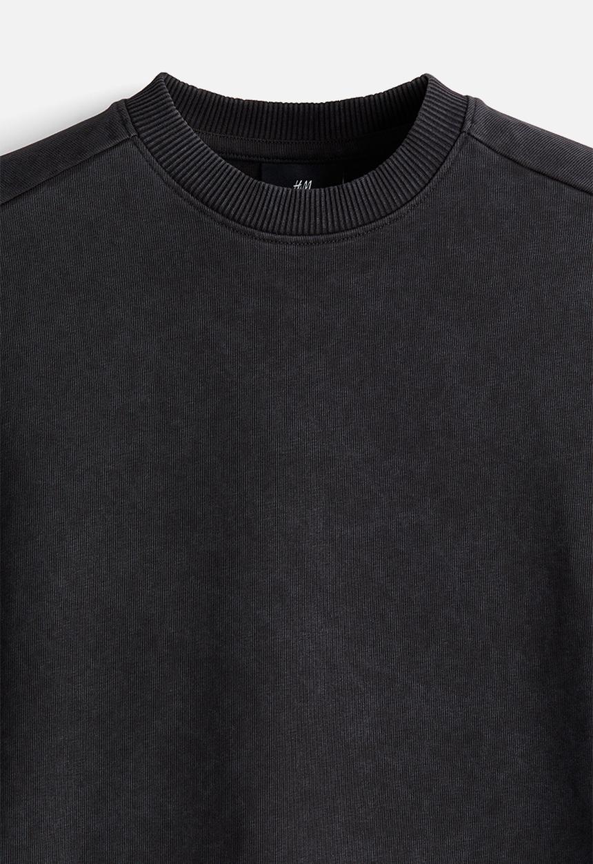 H&M - Oversized fit cropped t-shirt - vintage black