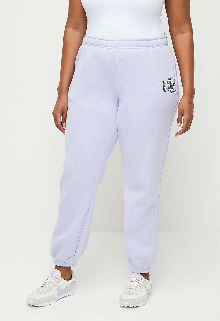 Cotton On - Plus Plush Essential Gym Sweatpant - Pastel Lilac/Outdoor Club