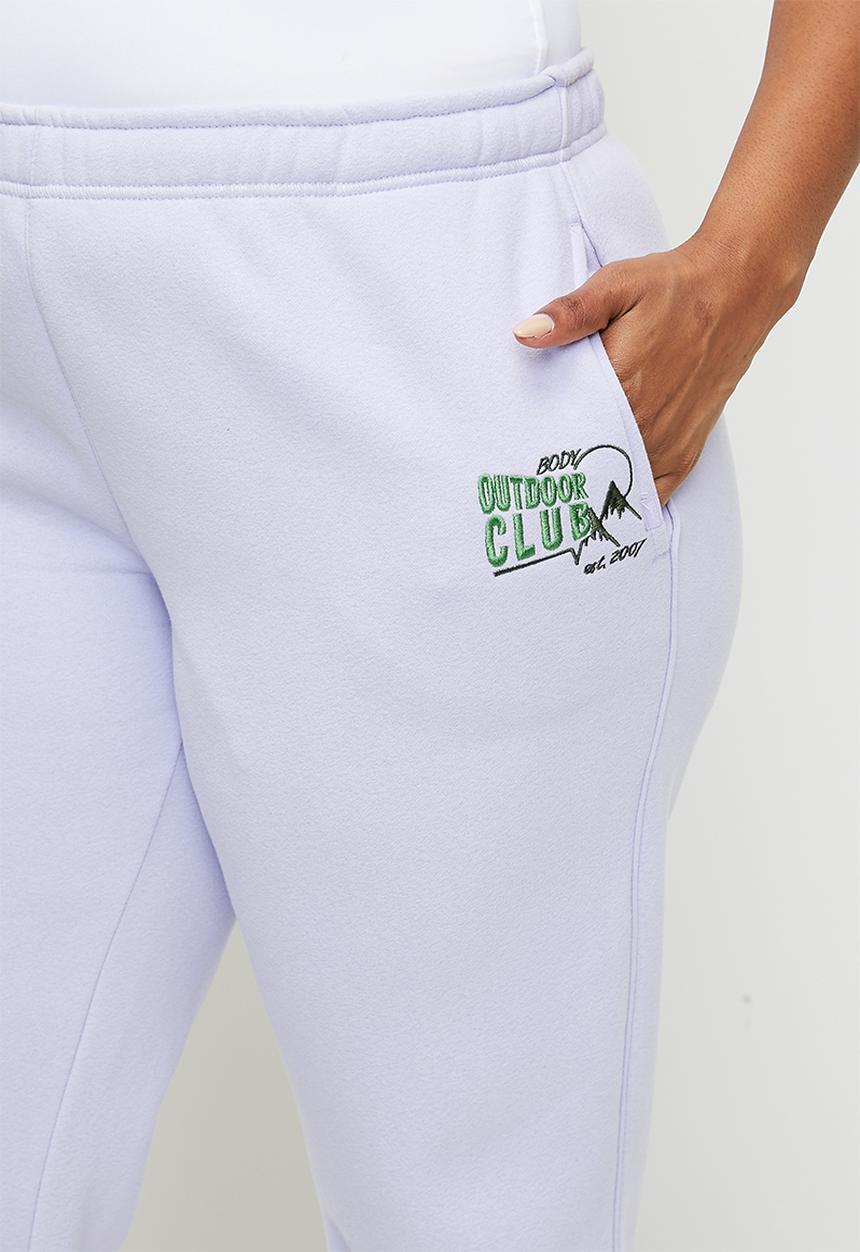 Cotton On - Plus Plush Essential Gym Sweatpant - Pastel Lilac/Outdoor Club