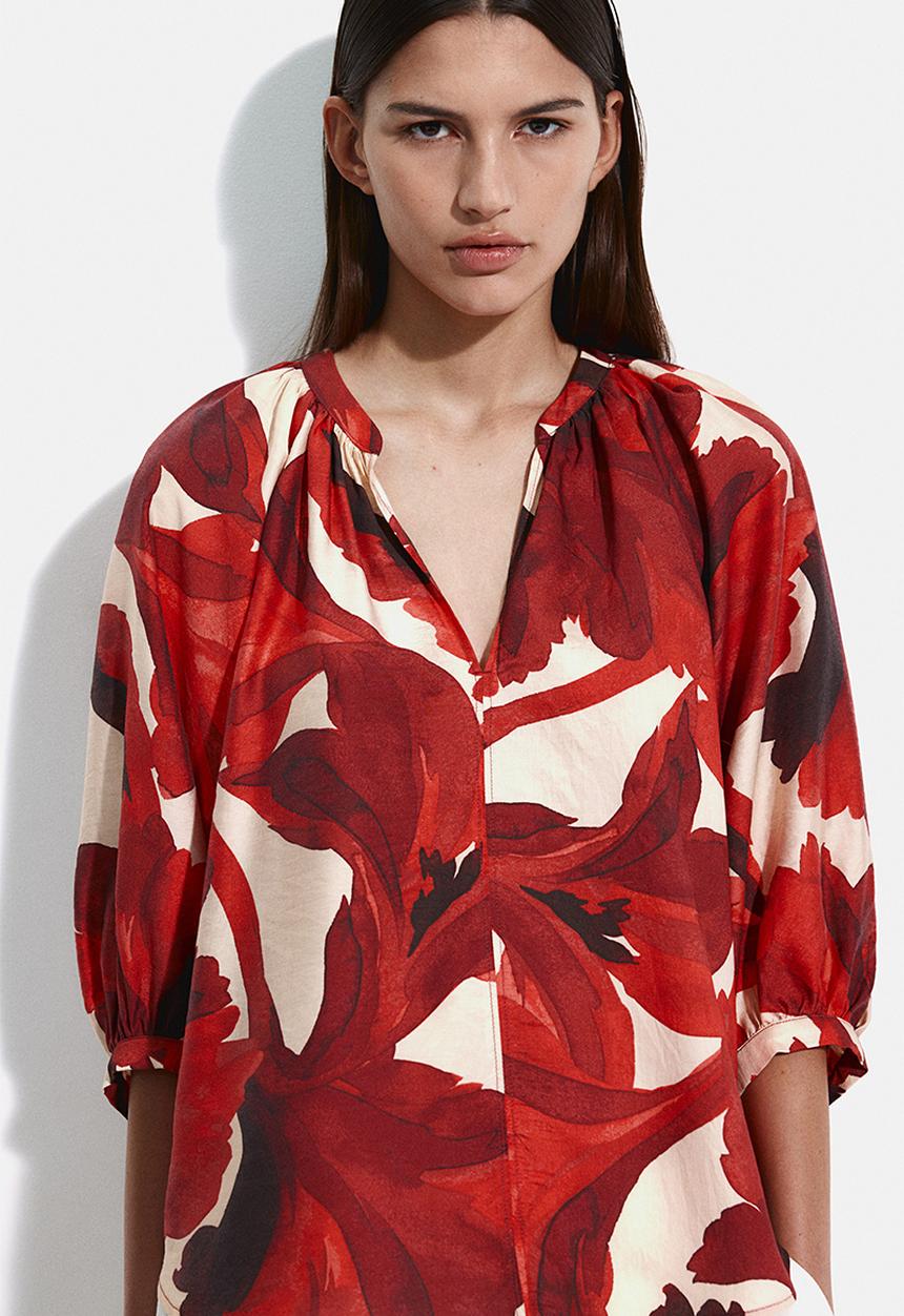 H&M - Balloon-sleeved blouse - light beige & red floral