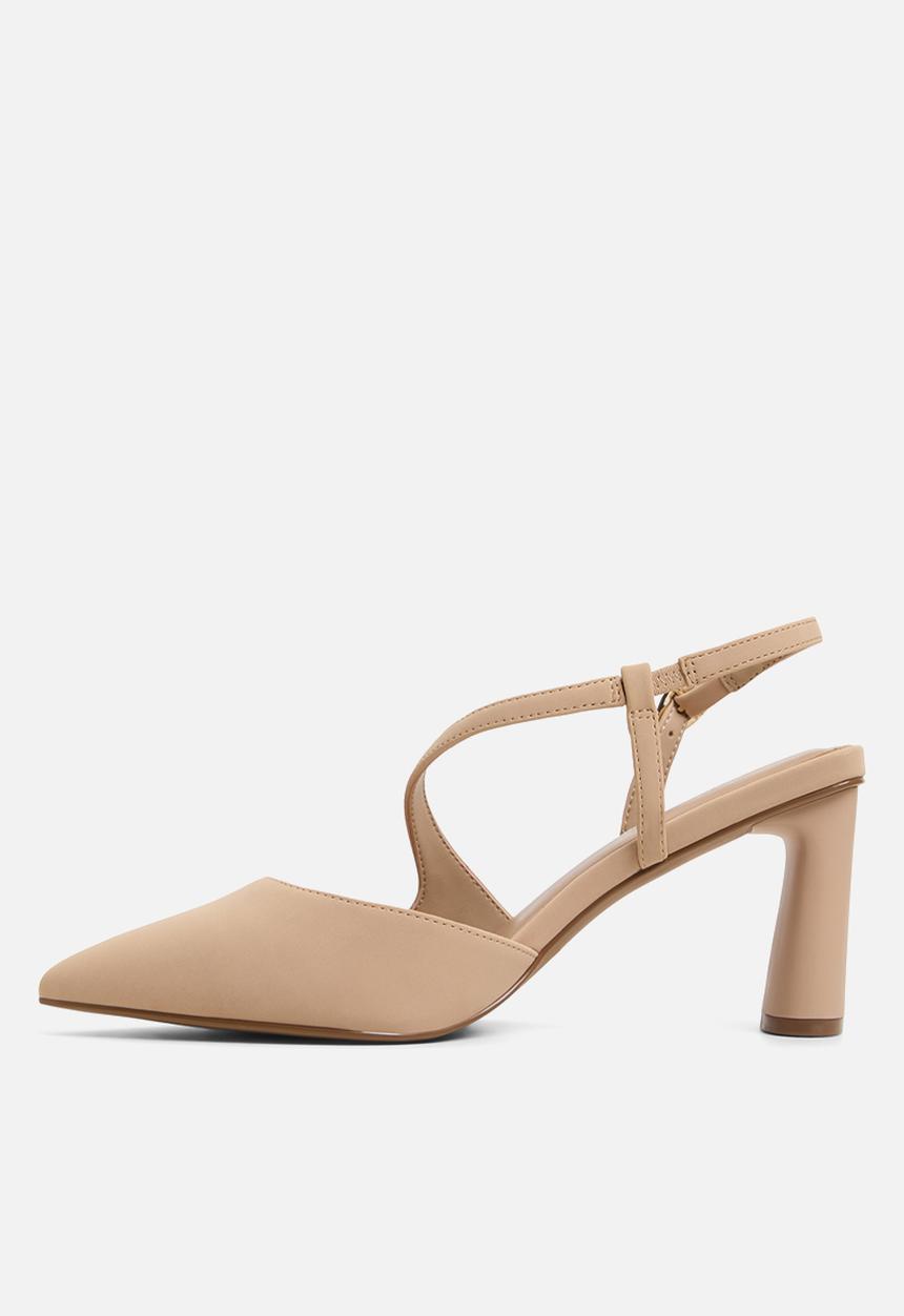 Call It Spring - Novaah closed toe slingback - beige