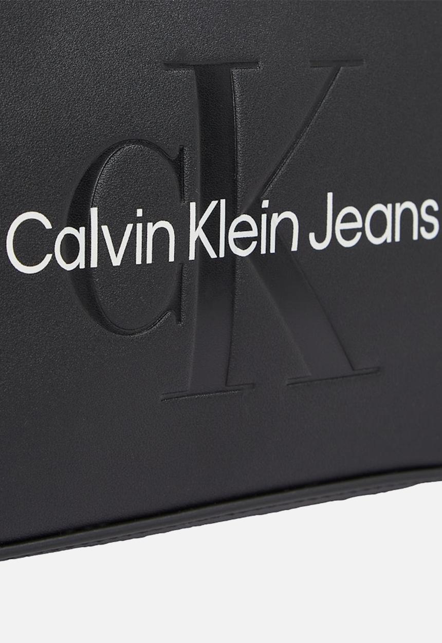 Calvin Klein - Sculpted shoulder pouch25 mono-black/neutral