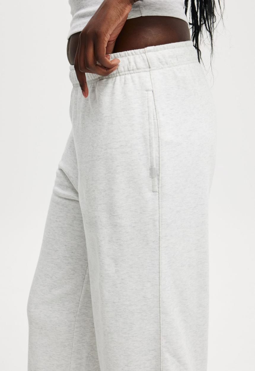 Cotton On - Lifestyle Fleece Straight Leg Sweatpant - Cloudy Grey Marle
