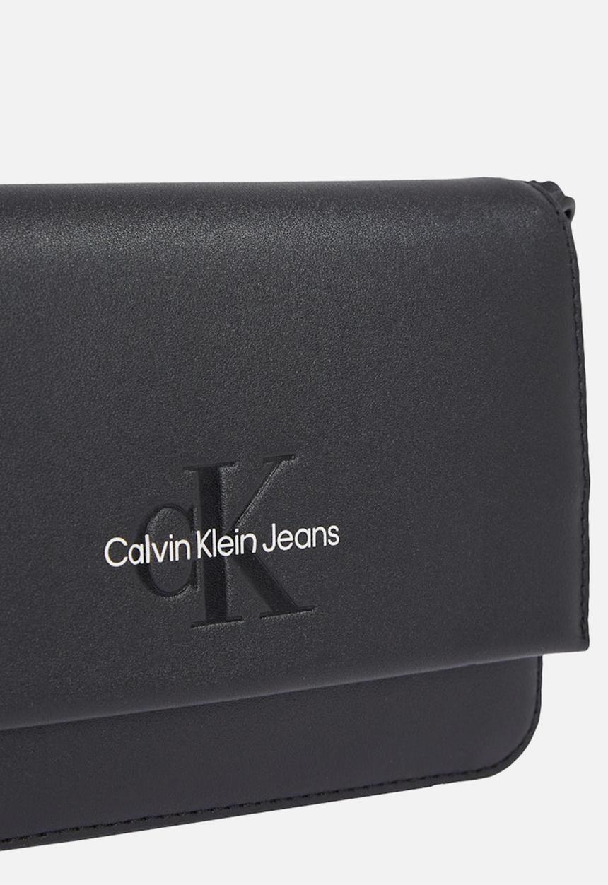 Calvin Klein - Sculpted ew flap phone cb mono - black/white