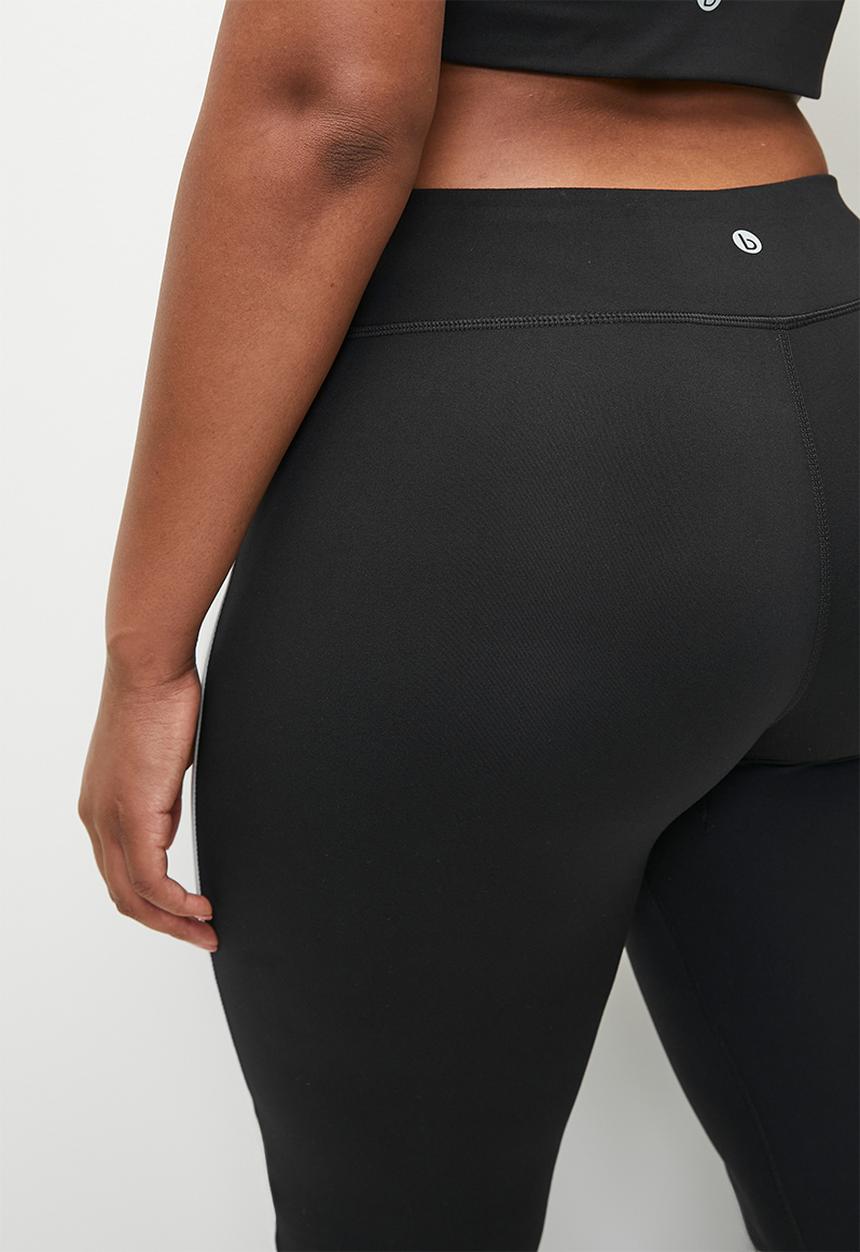 Cotton On - Plus Ultra Soft Contour Split Flare - Black/White