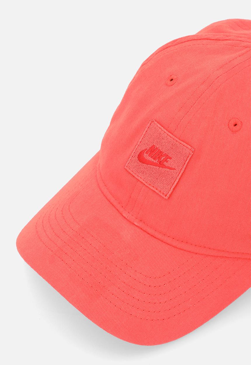 Nike - Nike caps - magic ember