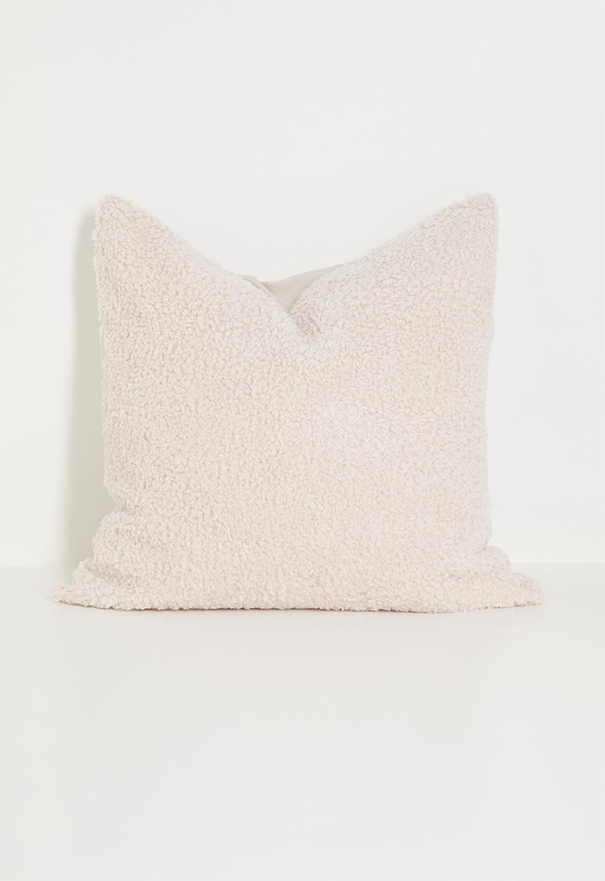 Grey Gardens - Shearling cushion cover - natural