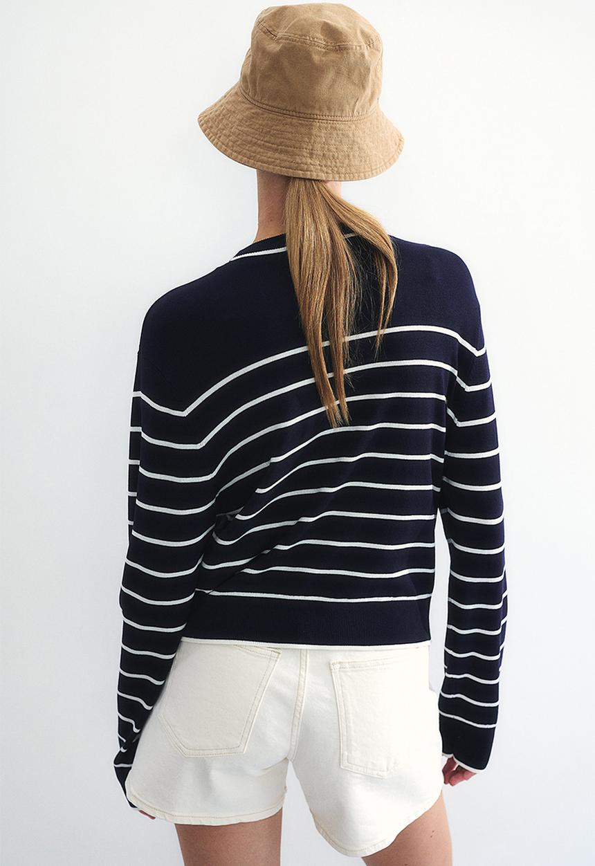 H&M - Short fine-knit jumper - navy blue striped