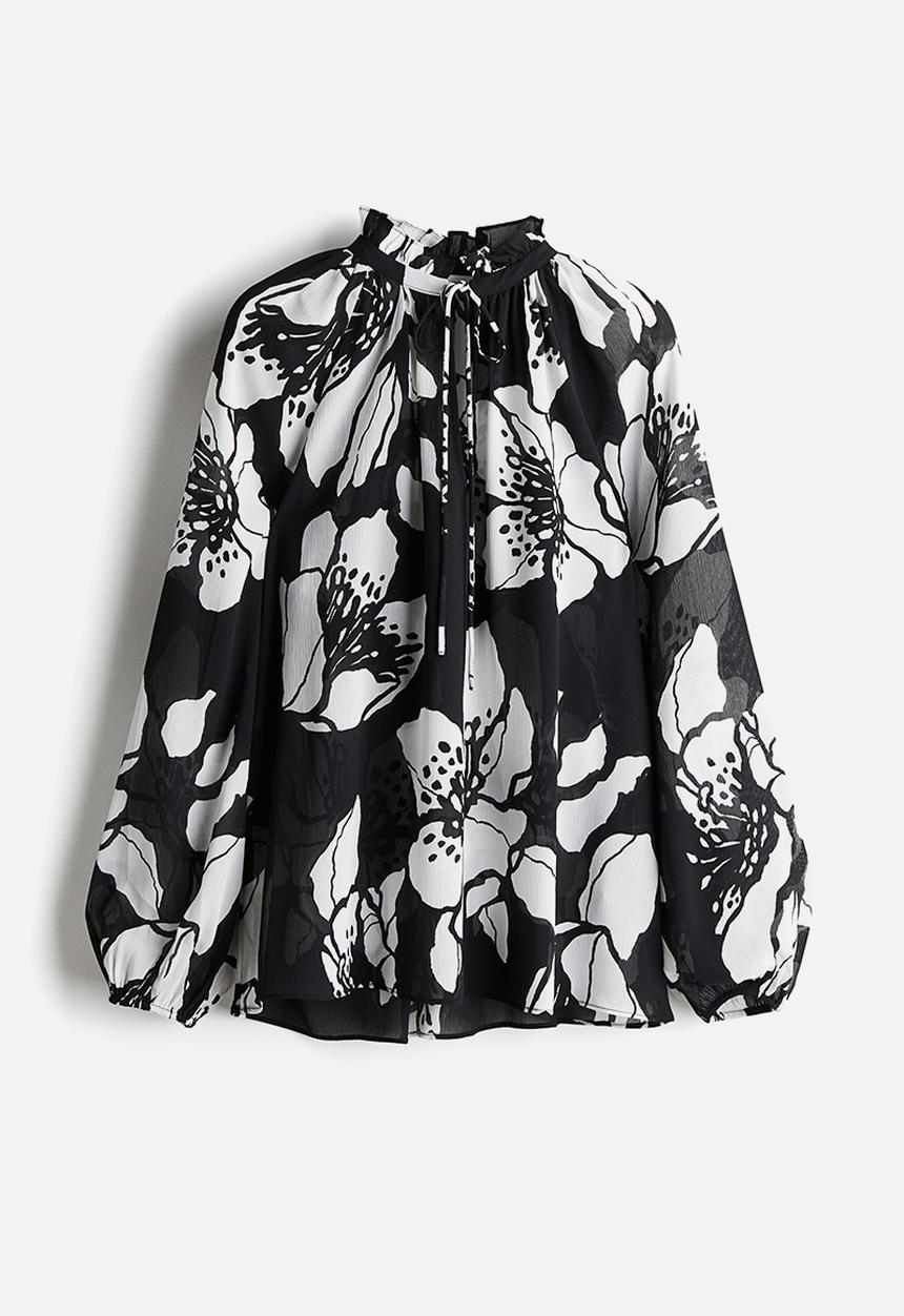 H&M - Crinkled chiffon blouse - black & white floral