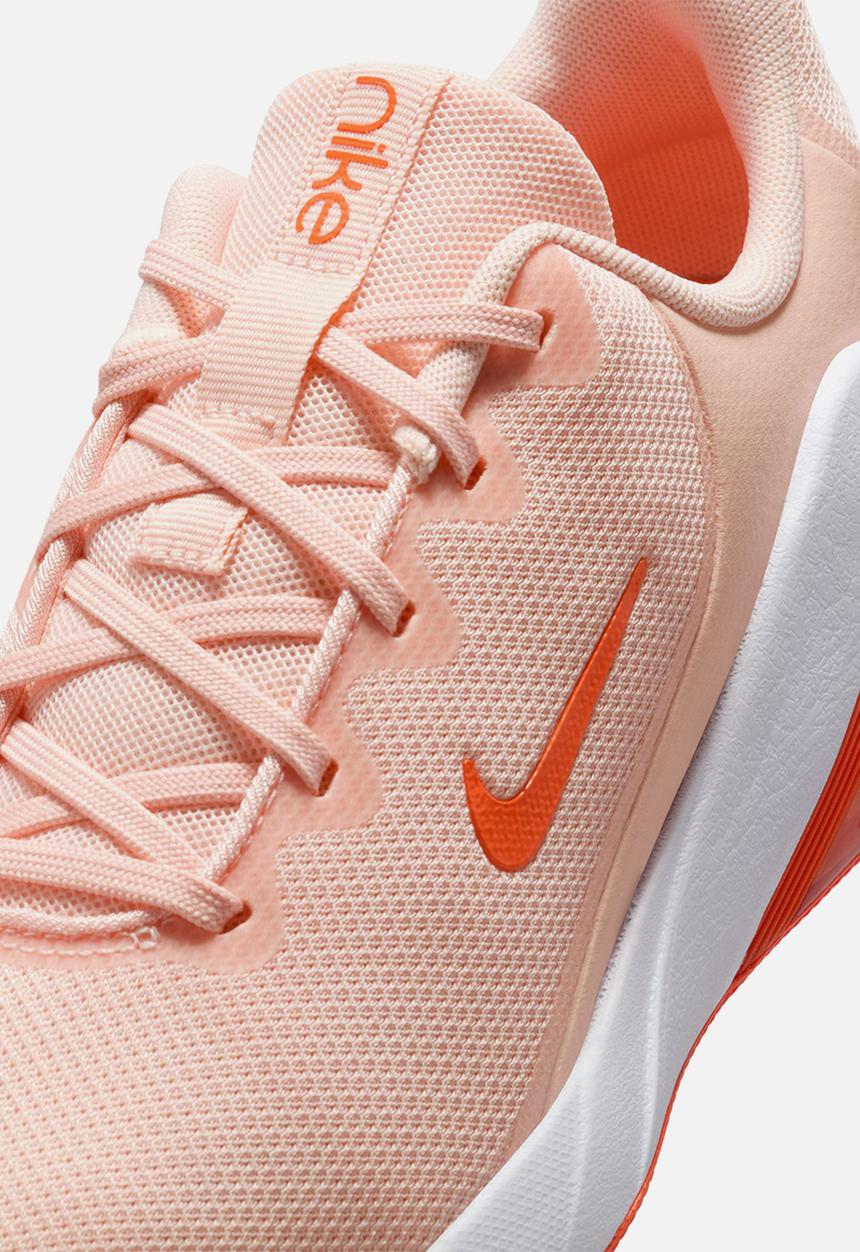 Nike - Nike Bella 7