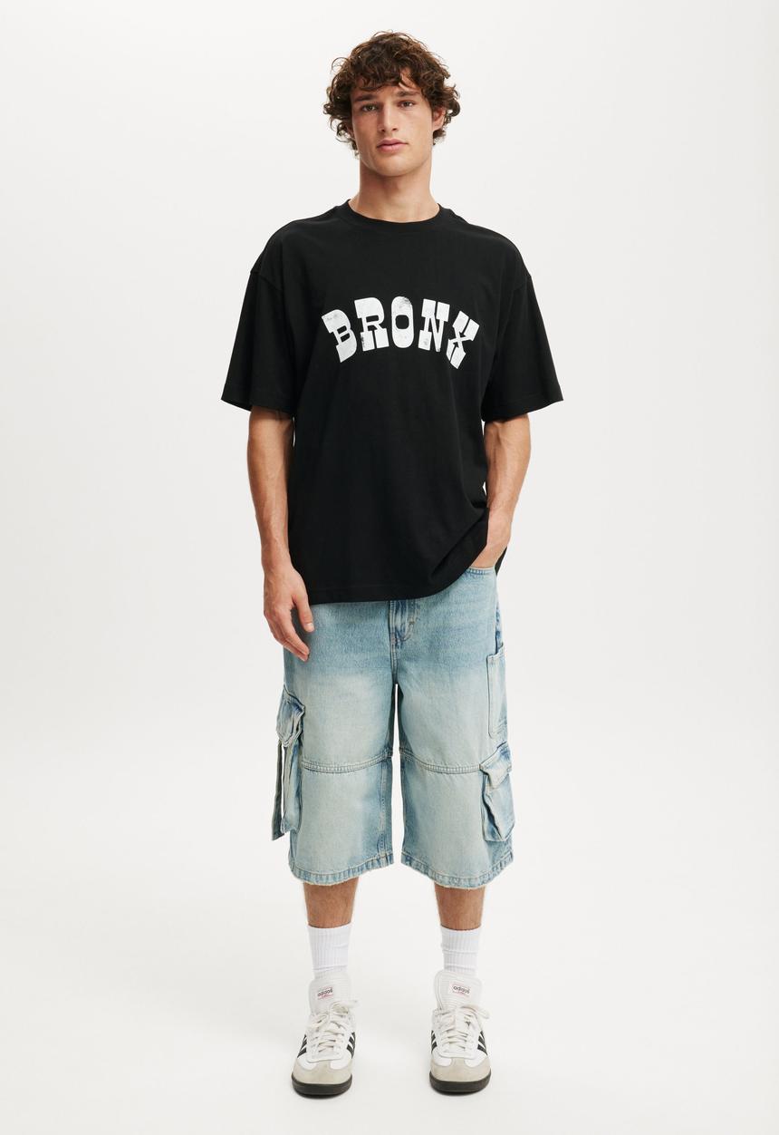 Cotton On - Box Fit Graphic T-Shirt - Black/Bronx
