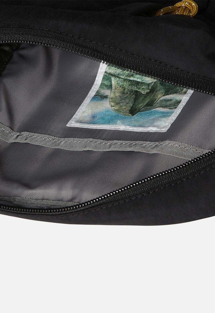 The North Face - Berkeley Crossbody - TNF Black-Mineral Gold