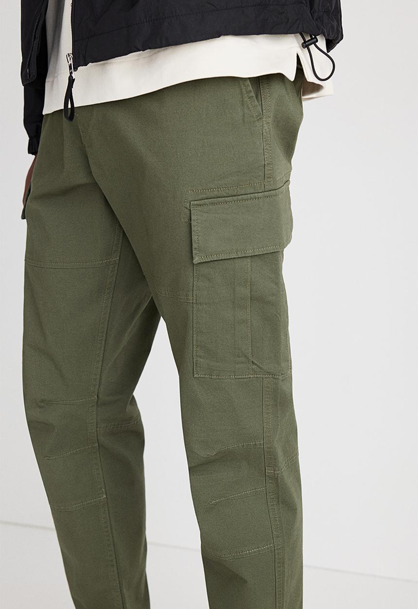 H&M - Slim fit cargo trousers - khaki green
