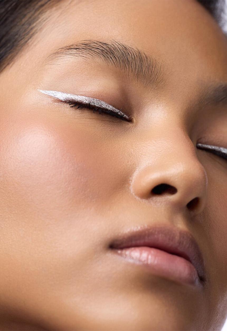 Catrice - Space Glam Liquid Effect Eyeliner 010 - Moonstone Metallic